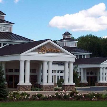 The Bertram Inn & Conf Ctr Trademark Collection By Wyndham Aurora Kültér fotó