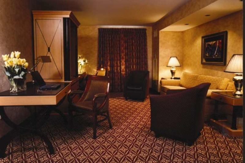 The Bertram Inn & Conf Ctr Trademark Collection By Wyndham Aurora Kültér fotó